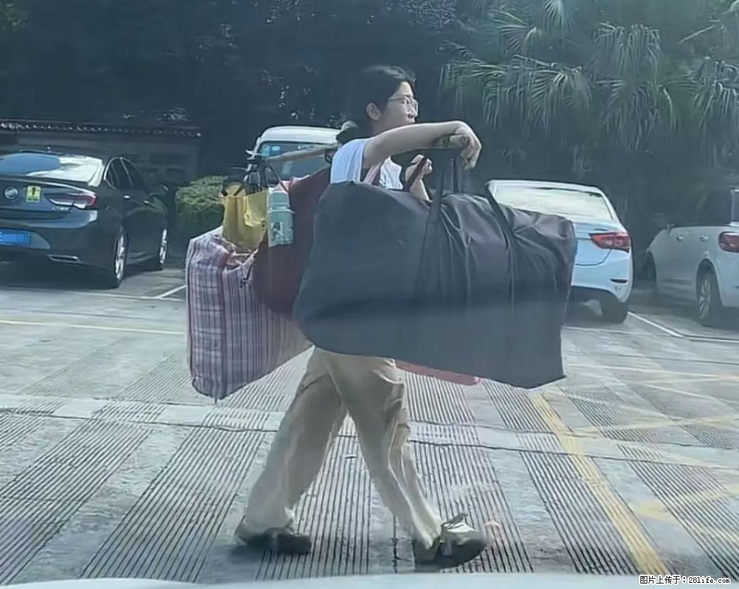 全网追的“扁担女孩”，找了一份暑假工，时薪12元 - 四平生活资讯 - 四平28生活网 sp.28life.net